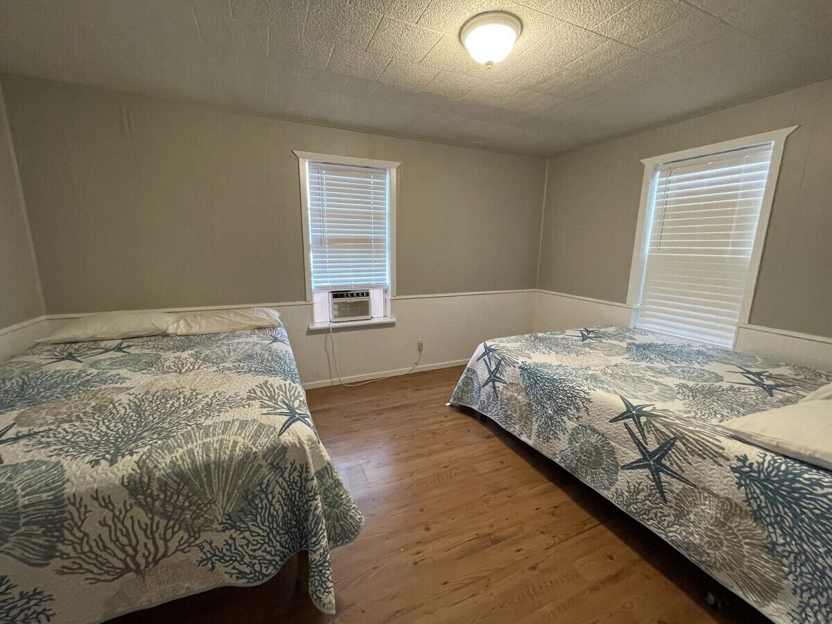 2 bedrooms, bed sheets