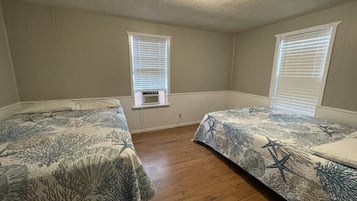 2 bedrooms, bed sheets