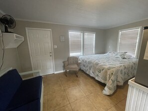 1 bedroom, bed sheets