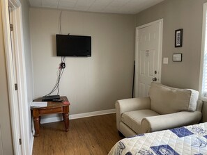 1 bedroom, bed sheets