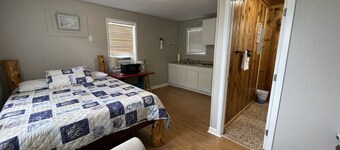 Quaint cabin at Little Mineral Marina: Cabin 3