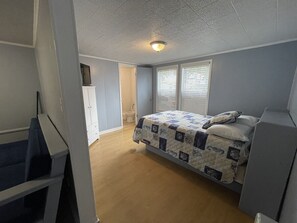 2 bedrooms, bed sheets