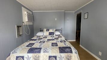 2 bedrooms, bed sheets