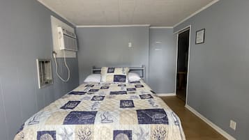 2 bedrooms, bed sheets