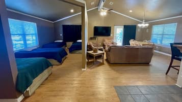 3 bedrooms, bed sheets