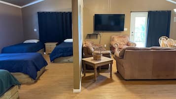 3 habitaciones y ropa de cama