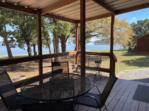 Cozy 2 Bedroom Lakeview Cabin: Cabin B
