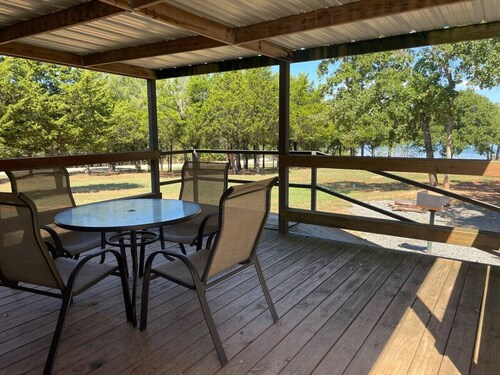 Charming 2 Bedroom Lakeview Cabin: Cabin D