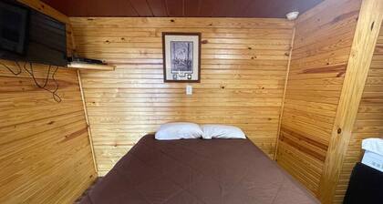 Cozy Cedar Cabin at Mill Creek Marina: Cabin 3