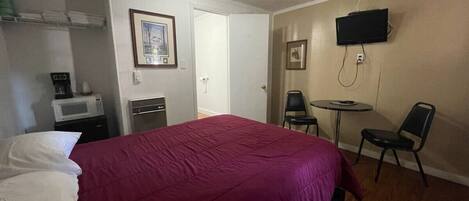 1 bedroom, bed sheets