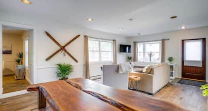 Cozy Bungalow Home in the Heart of Stowe Village