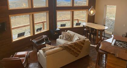Change in Altitudes \ 3 bed, 2.5 bath lux house on 20 acres near Yellowstone