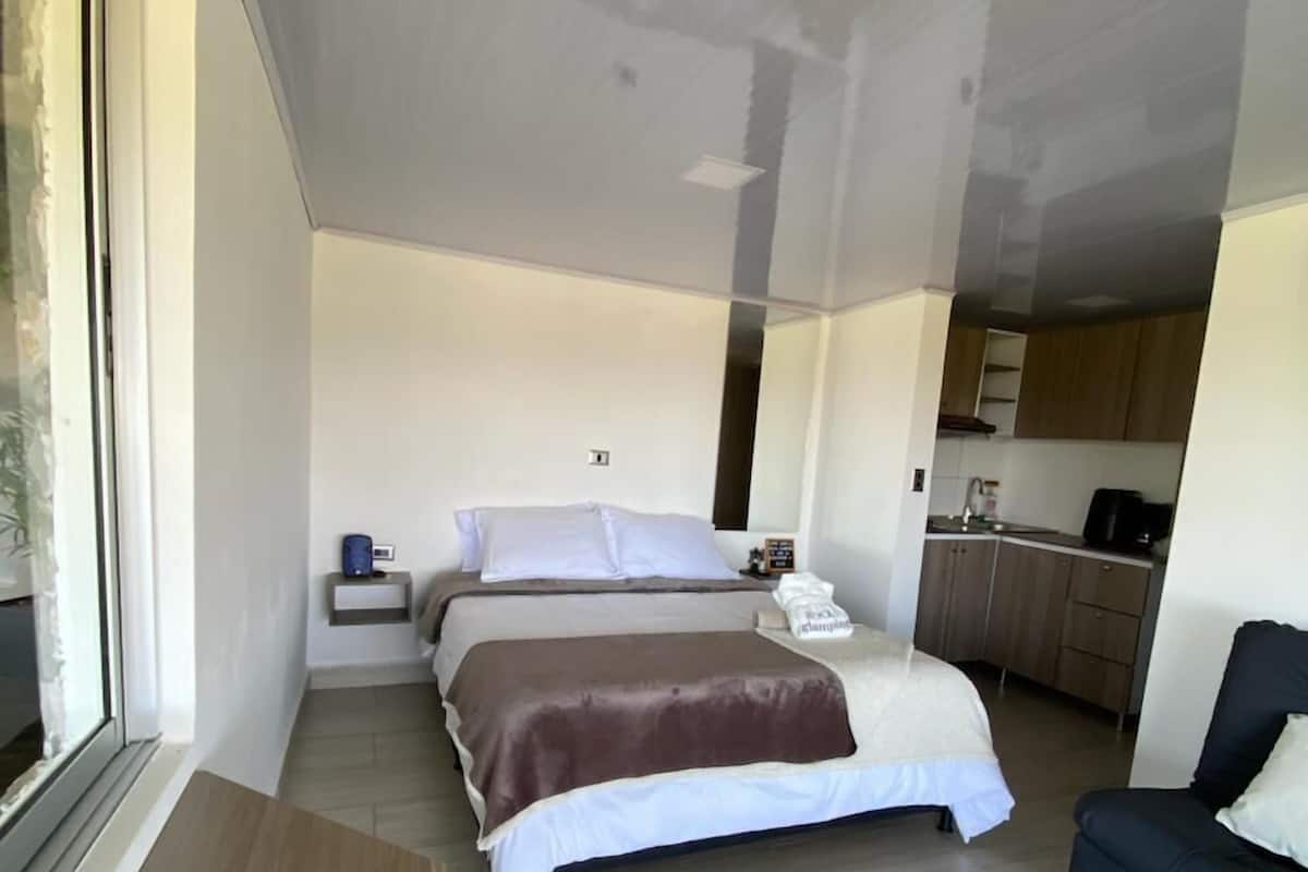 Grand Cabin | Premium bedding, pillowtop beds, minibar, WiFi (free)