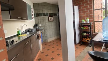 Family Cabin | Private kitchen | Full-size fridge, oven, toaster, rice cooker