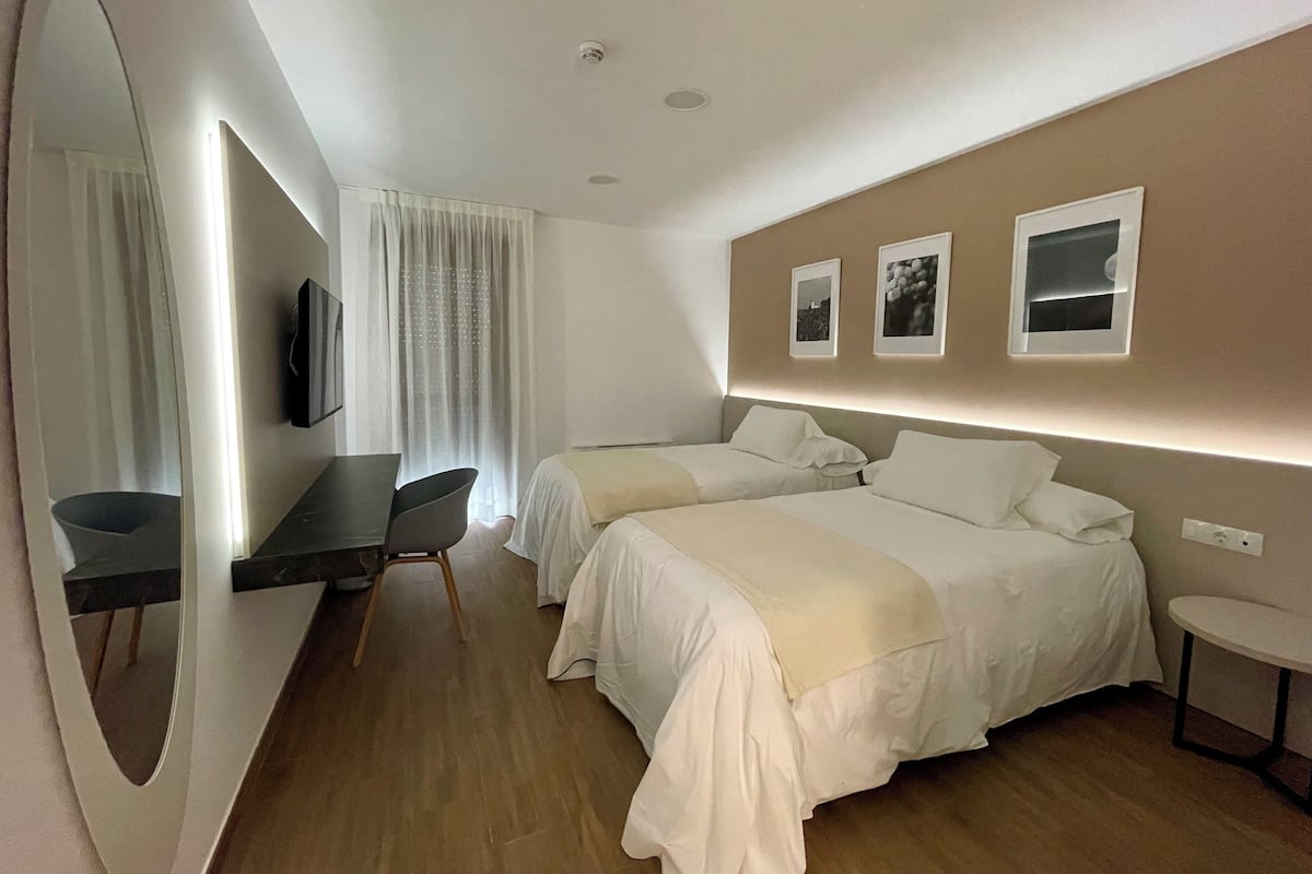 Deluxe Twin Room | Premium bedding, down duvets, memory-foam beds, minibar