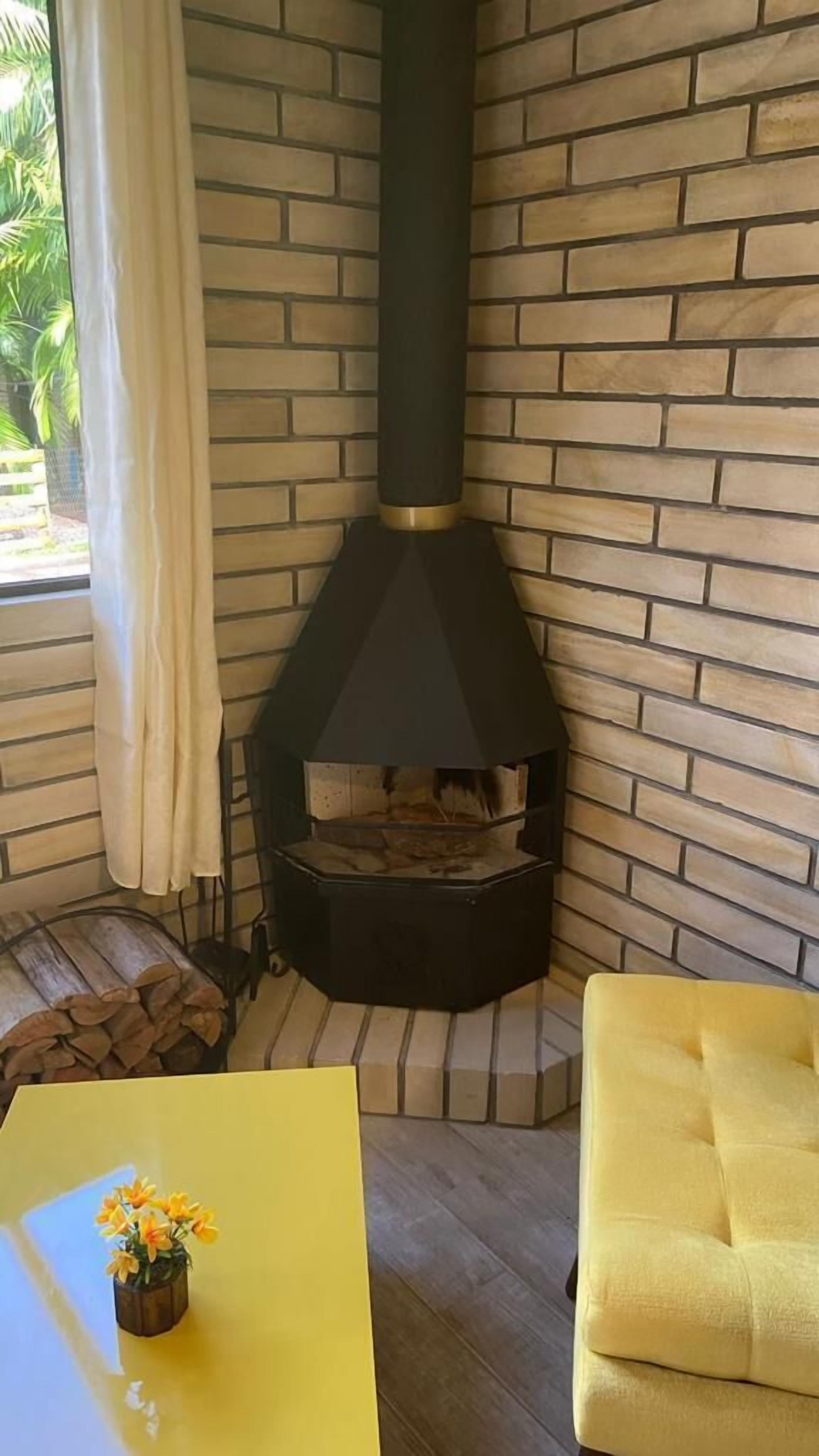 TV connectée de 32 pouces avec chaînes par satellite