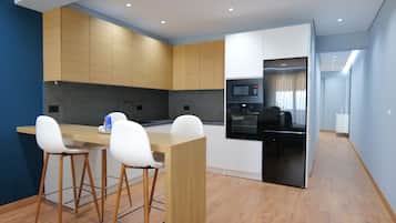 Apartment, 1 Bedroom, Sea View | Private kitchen | Fridge, oven