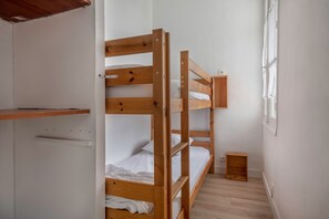 2 bedrooms