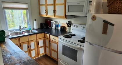 Cozy Two Bedroom North Shore Cottage