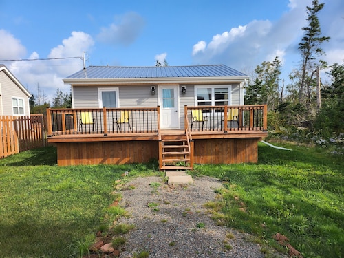 Cozy Two Bedroom North Shore Cottage