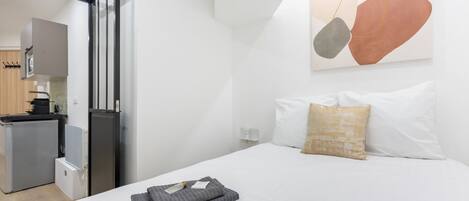 1 slaapkamer, een strijkplank/strijkijzer, gratis wifi, beddengoed