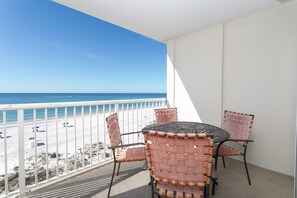 Outdoor dining - Breathtaking Gulf View~1BR/2B sleeps 6~Pool~Sauna (Gulf Shores)