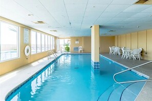 屋内プール、温水プール
