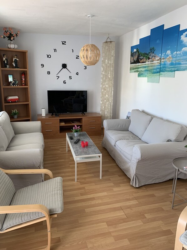 Living area - Apartment for 6 persons, just 15 minutes from the sea. (AN)