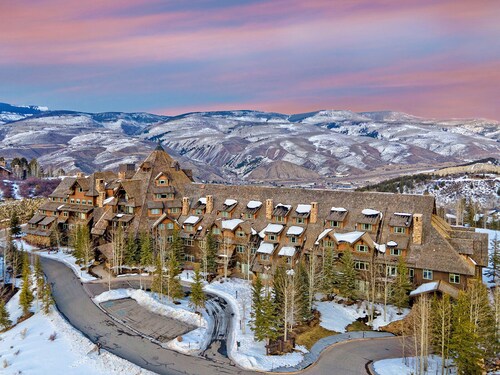 Horizon Pass | Luxury 5BR Ski-In/Ski-Out, Heated Pool