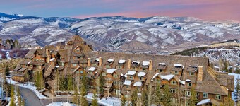 Horizon Pass | Luxury 5BR Ski-In/Ski-Out, Heated Pool