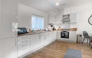Private kitchen - Bracknell - Maisonette, Parking, 2Bed (Bracknell)