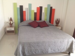 4 quartos, ferros/tábuas de passar roupa, Wi-Fi, roupa de cama