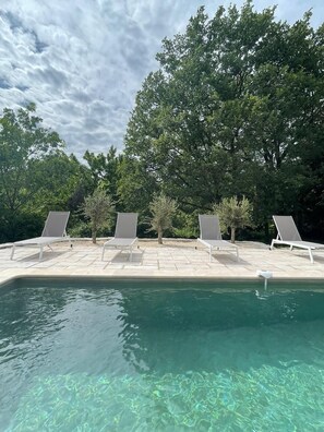 Pool - Suite Parentale Indépendante au Sein de la Maison D'hamih, Avec Petit-déjeuner (Uzès)