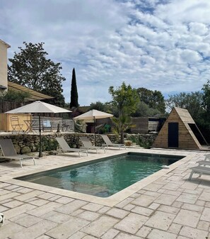 Pool - Suite Parentale Indépendante au Sein de la Maison D'hamih, Avec Petit-déjeuner (Uzès)
