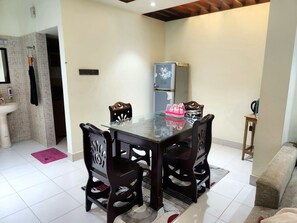 Dining - Stunning Penthouse With Beautiful Rooftop Garden (Chattogram)