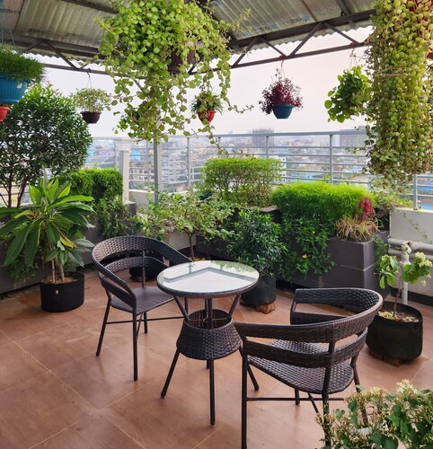 Stunning Penthouse With Beautiful Rooftop Garden