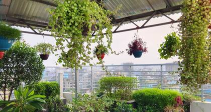 Stunning Penthouse With Beautiful Rooftop Garden