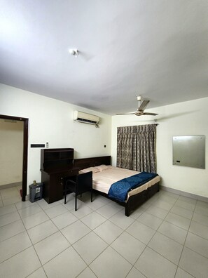 1 bedroom, desk, free WiFi