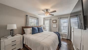 2 slaapkamers, een strijkplank/strijkijzer, gratis wifi, beddengoed