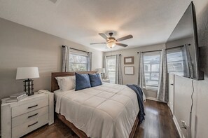 2 slaapkamers, een strijkplank/strijkijzer, gratis wifi, beddengoed