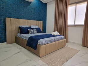 3 chambres, fer et planche à repasser, Wi-Fi, draps fournis