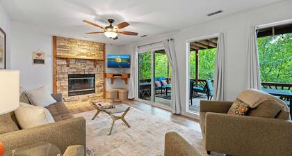 Lakefront house w/ private dock, main channel view, close to many restaurants