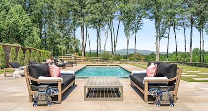 Mountain Mansion 7BR, 10Ksf, Views, Pool, Sport Court, Gym, Sauna, Petting Zoo