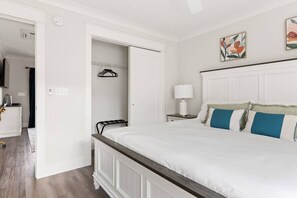2 habitaciones, escritorio, tabla de planchar con plancha y wifi gratis 