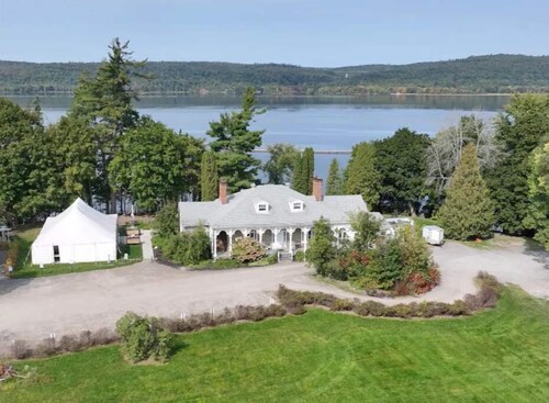 Waterfront Heritage 5 Room House