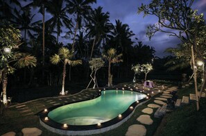 Piscine extérieure