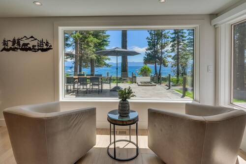 McKinney Bay Retreat - Split Lakefront - TLUXP