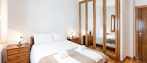 6 dormitorios, tabla de planchar con plancha, wifi gratis y ropa de cama