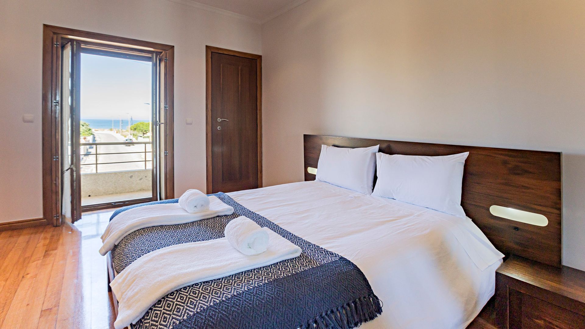 6 slaapkamers, een strijkplank/strijkijzer, gratis wifi, beddengoed