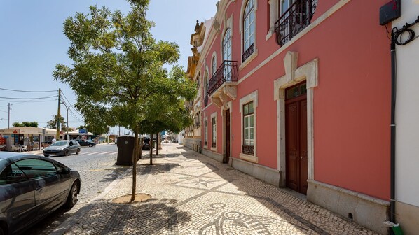 Exterior - Pombaline Building W/Pool - Apt 5 by LovelyStay (Vila Real de Santo António)